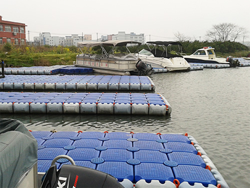 Pontoon hodi karroza